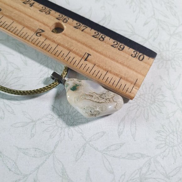 Agate Pendant Necklace With Adjustable Gold-Tone Chain Handcrafted Polished Ston - Picture 2 of 5